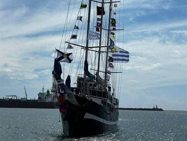 El buque Capitán Miranda, de Uruguay, llega al puerto de Veracruz