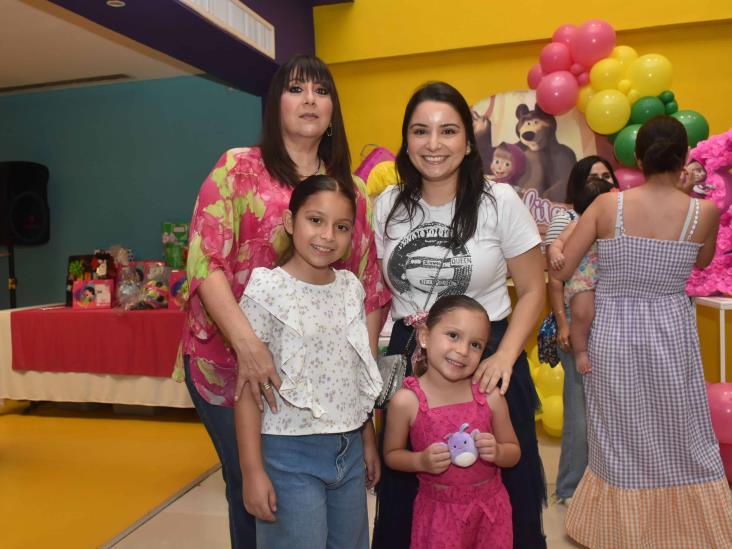 Paula Rocha Yunes es celebrada por cumplir 2 años de edad