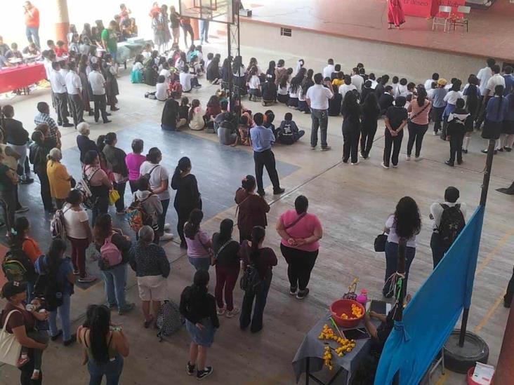 Realizan muestra académica en Secundaria Altamirano de Mendoza