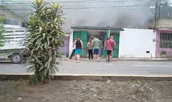 Veladora causa incendio en vivienda de Xalapa; mueren dos mascotas 