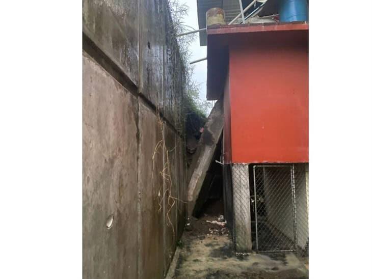 Derrumbe afecta una vivienda en Xalapa 2000; continúa recuento de daños por lluvias