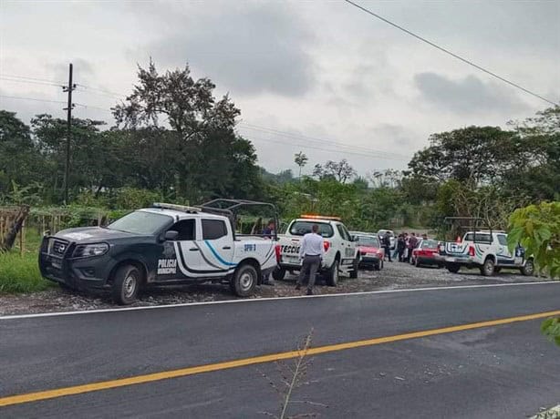 Accidente entre taxi y camioneta en carretera Fortín-Huatusco; responsable se da a la fuga