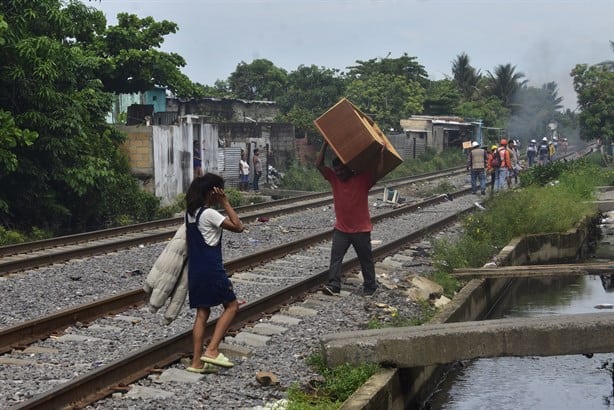 Corredor Interoceánico: así ayudaron migrantes en el desalojo de viviendas en Coatzacoalcos l FOTOS