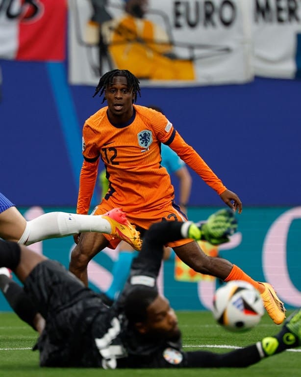 Sin Mbappé, Francia empata sin goles con Holanda