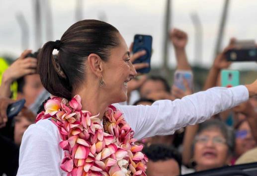 Claudia Sheinbaum llega al sur de Veracruz; supervisará obras