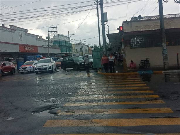 Calles de Veracruz se vuelven un peligro con las lluvias