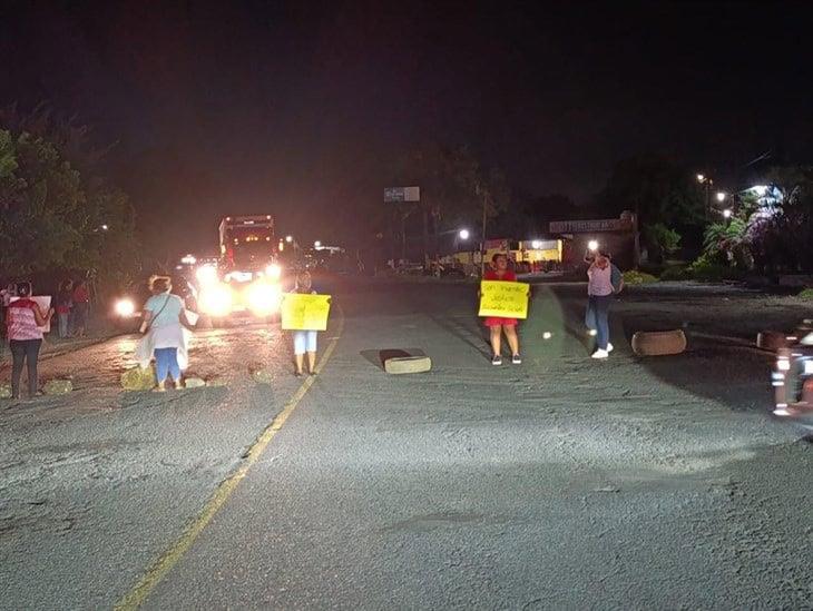 Familiares y amigos de detenidos en Cuitláhuac protestan y exigen su liberación (+Video)