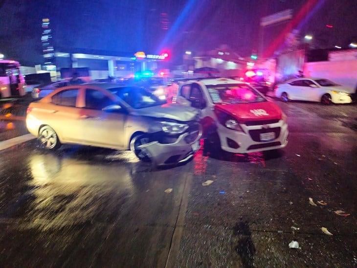 Aparatoso accidente e Avenida Cri Cri de Orizaba, dos lesionados