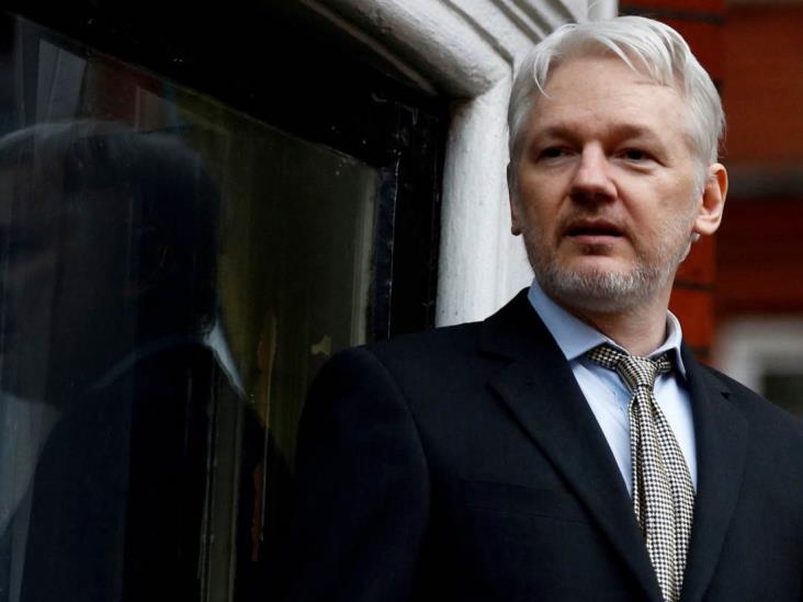 Julian Assange deja la cárcel; habría logrado acuerdo con EE.UU.