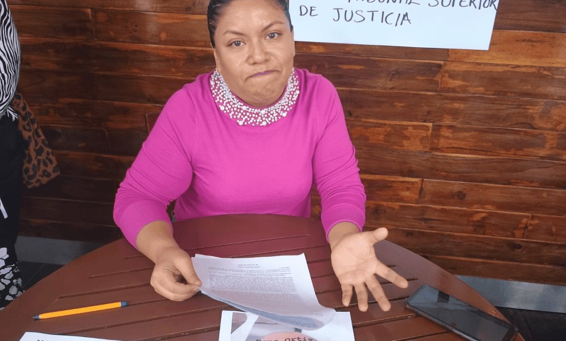 Maestra de Veracruz acusa a juez por presuntos actos de corrupción