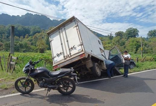 Accidente de camionetas en la carretera Coscomatepec- Huatusco