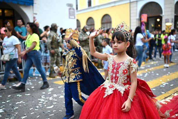 Realizan desfile infantil del Carnaval de Veracruz 2024 | VIDEO