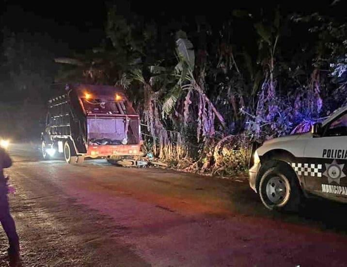 Motociclista se impacta contra camión de basura en Misantla 