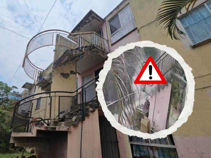 ¡Una tragedia! Mujer muere tras colapsar escaleras en Geo Villas de Coatzintla