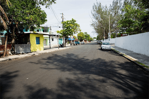 Juan Manuel Unánue inspecciona obras de infraestructura en colonias de Boca del Río