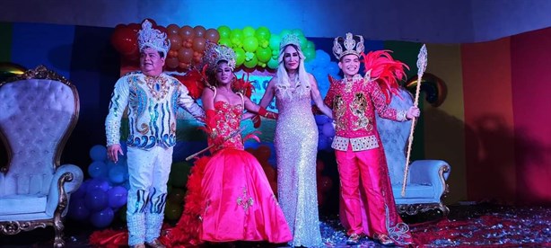 Coronan a la corte real LGBTQ del Carnaval de Veracruz