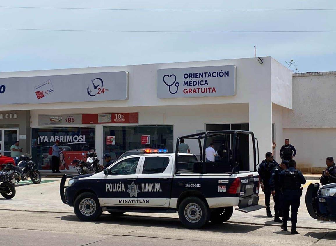 Identifican a hombre que falleció de un infarto en consultorio médico de una farmacia en Minatitlán