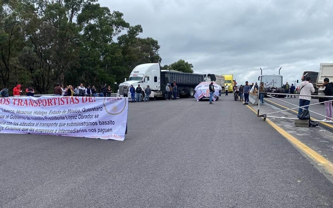 Transportistas bloquean caseta de Amozoc sobre la autopista Veracruz – Puebla