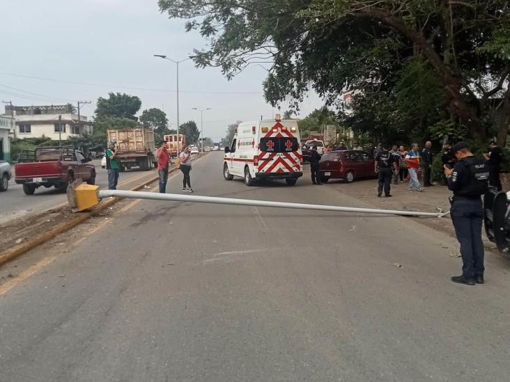 Accidente en libramiento de Martínez de la Torre deja un motociclista lesionado