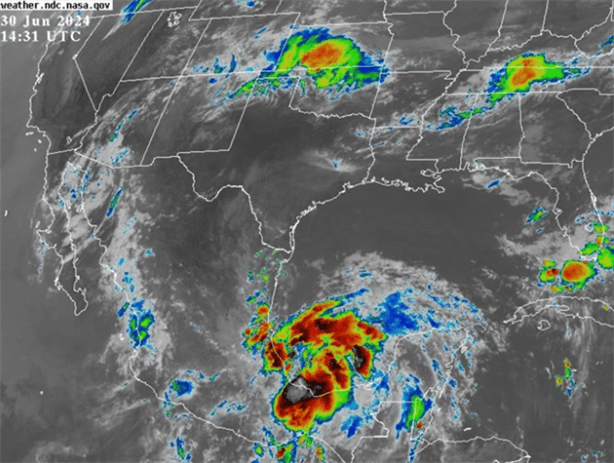 Disturbio tropical 94L provocará más lluvias en Veracruz ¡atención!