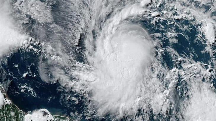 Tormenta Tropical Beryl se intensifica a Huracán categoría 4