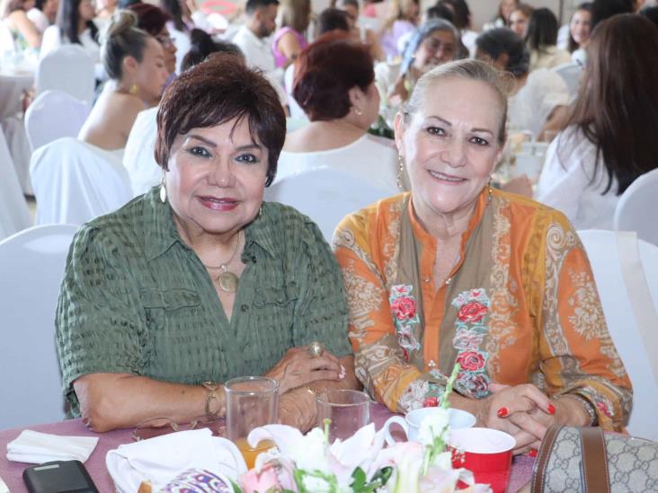 Melina Rivera de Unánue, presidenta del DIF Boqueño organiza Desayuno Entre Amigas