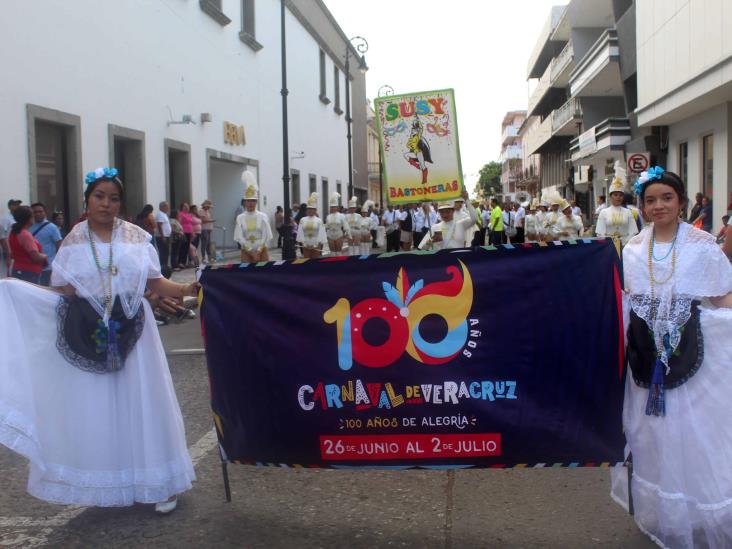 Pequeños dan inicio al Carnaval de Veracruz 2024 con el tradicional desfile de jardines de niños