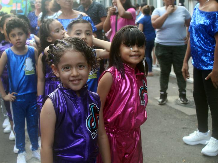 Pequeños dan inicio al Carnaval de Veracruz 2024 con el tradicional desfile de jardines de niños