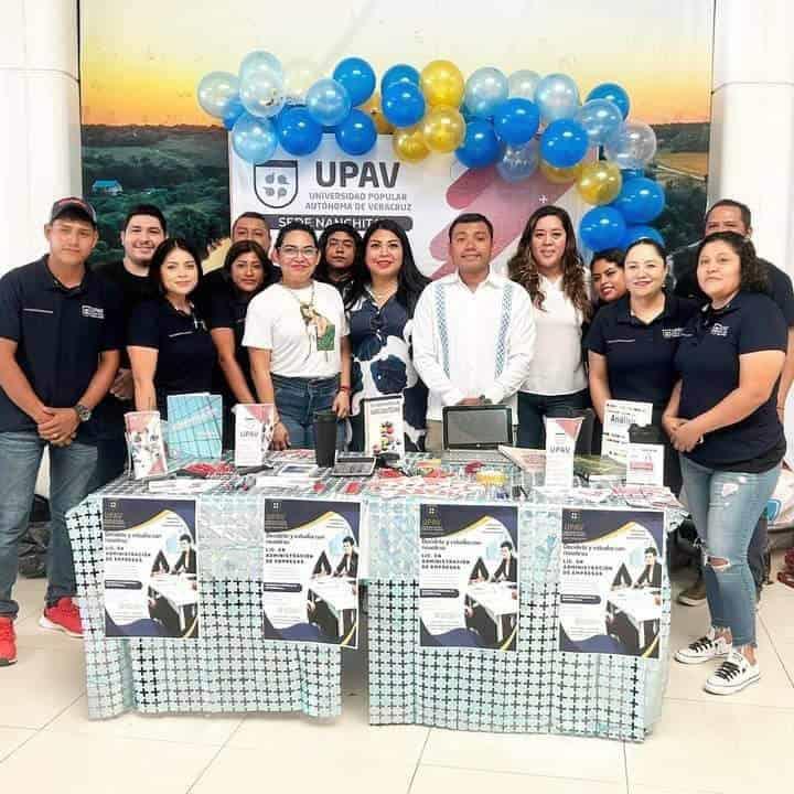 Estudiantes de la UPAV efectuaron Expo Feria de la educación