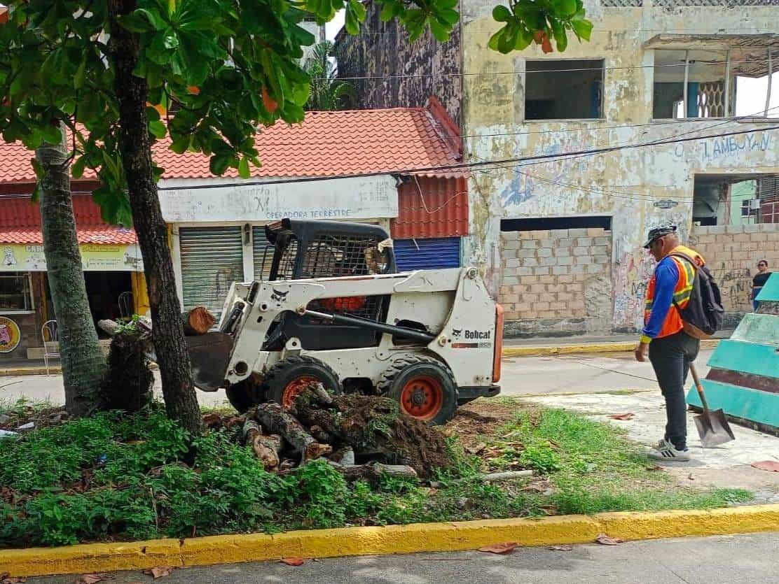 Atiende Gobierno de Coatzacoalcos las peticiones ciudadanas en ‘Gobierno de Puertas Abiertas’