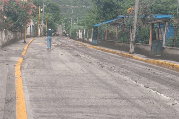 En Tlilapan, siguen labores de limpieza tras afectaciones de tormenta tropical Chris