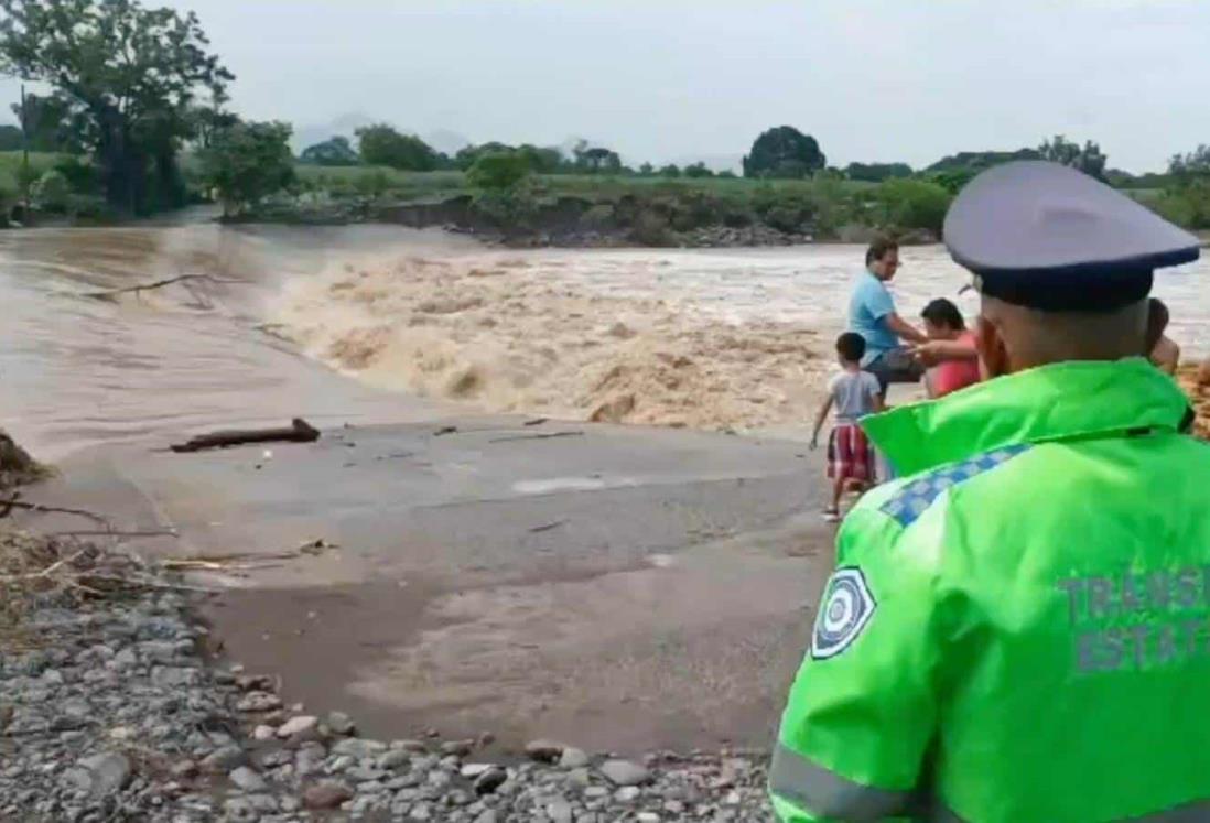 Lluvias aumentan los niveles del río Cotaxtla, en Veracruz