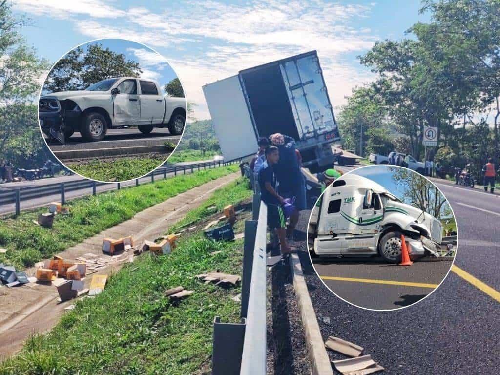 Tráiler se impacta contra camioneta en autopista Coatza-Villa; se desata rapiña | VIDEO