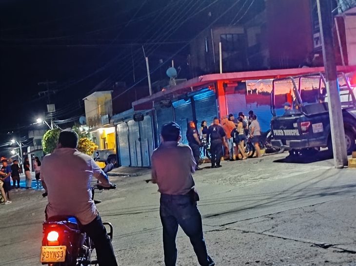 ¡Por exceso de velocidad! chocan motociclistas en Juchique de Ferrer