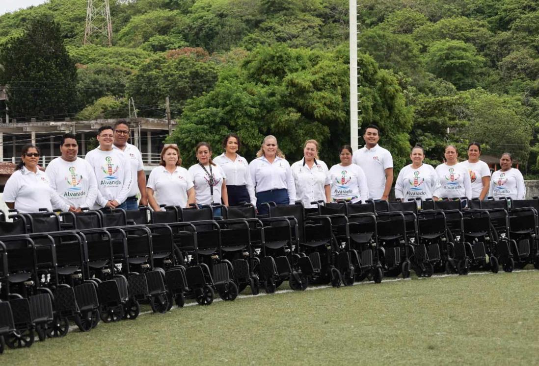 Ayuntamiento de Alvarado entrega 180 sillas de ruedas