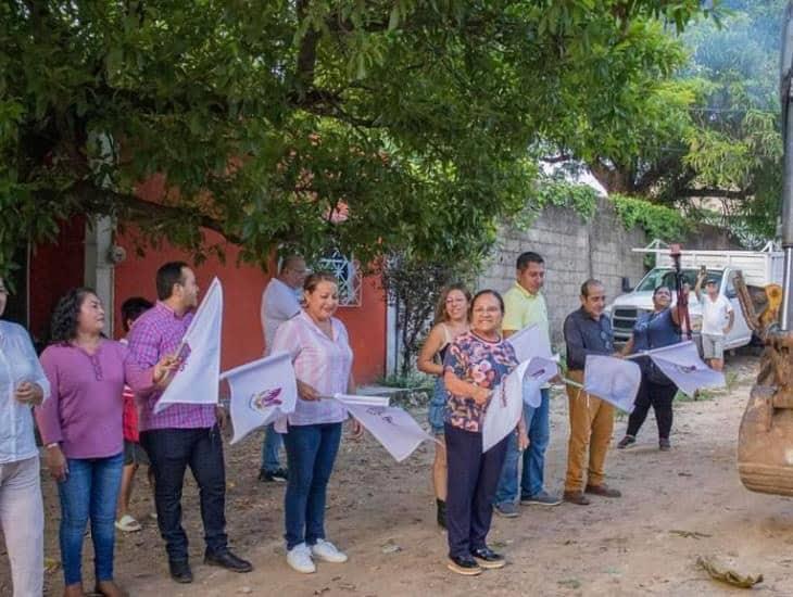 Vecinos de la Colonia Benito Juárez agradecen y celebran inicio de la pavimentación de la calle Plan de San Luis