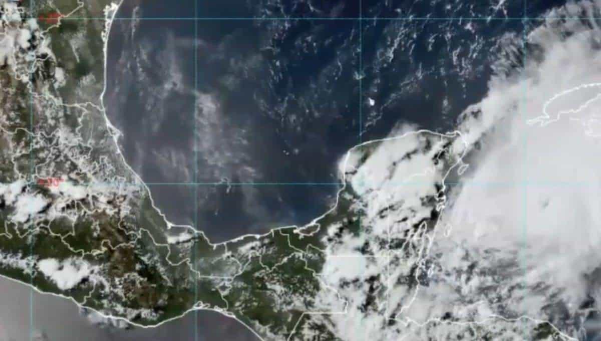 Huracán Beryl se intesifica a categoría 3; tocará tierra en Tulum, alerta Conagua