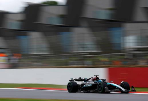 GP de Gran Bretaña: Sábado de pesadilla para Checo; Mercedes da la campanada