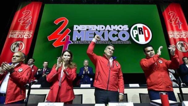 OPINIÓN EN LINEA: Peor que la viuda negra, mata al PRI lentamente a la vista de todos. 