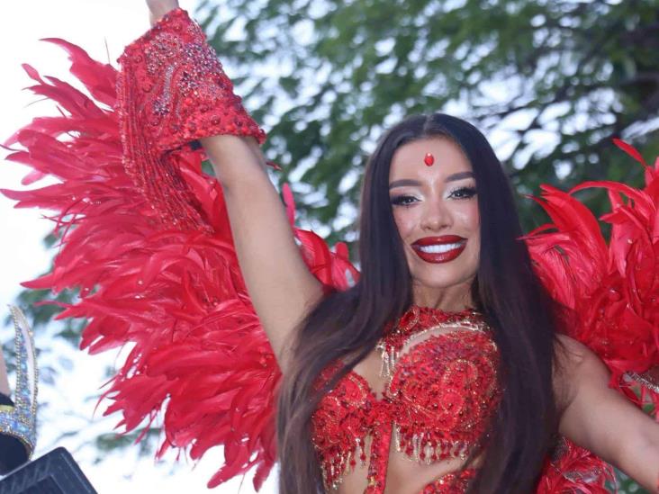 Realizan y disfrutan paseo en el Carnaval de Veracruz 2024