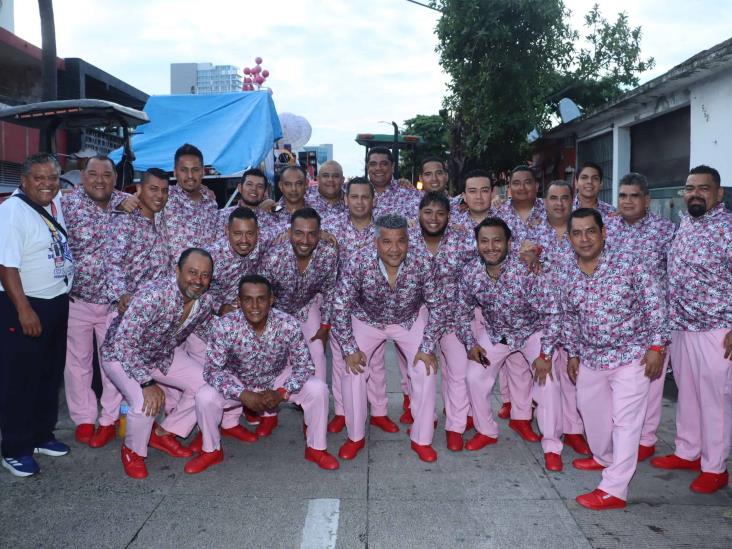 Realizan y disfrutan paseo en el Carnaval de Veracruz 2024