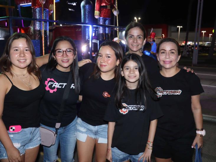 Desfilan en el cierre del Carnaval de Veracruz 2024, de los 100 años