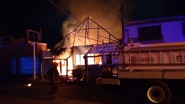 Incendian dos restaurantes en el Sur de Veracruz; SSP restructurará operativo