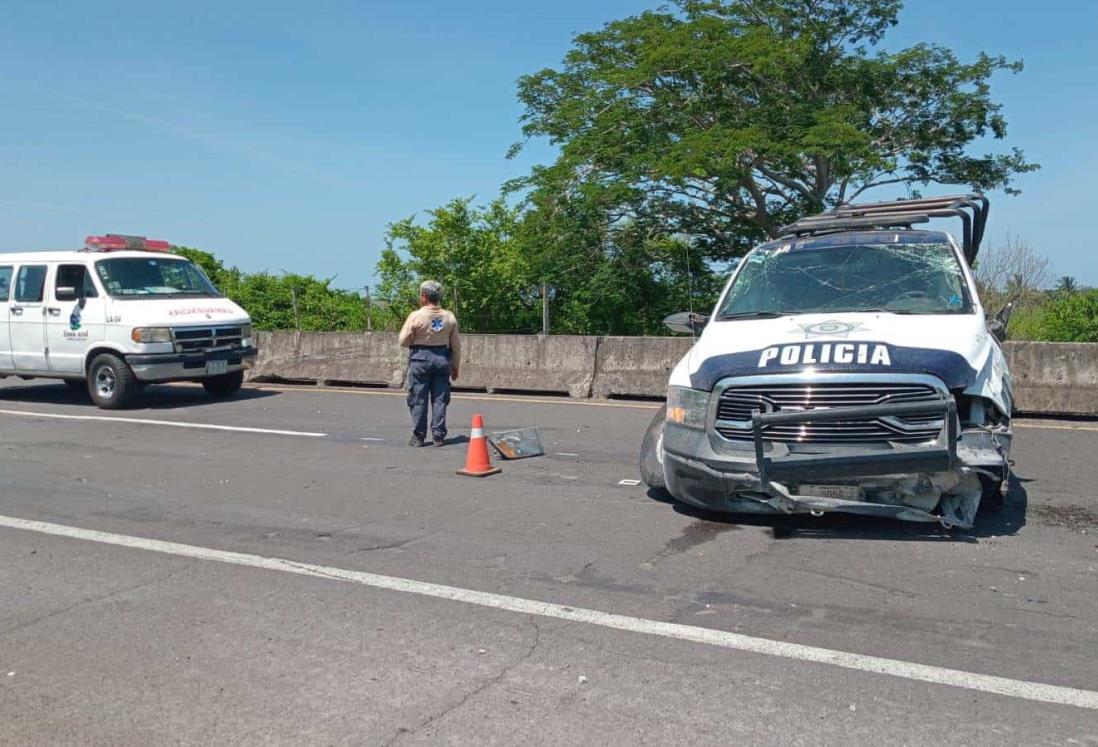 Choca patrulla de la SSP contra muro de concreto en carretera de Actopan