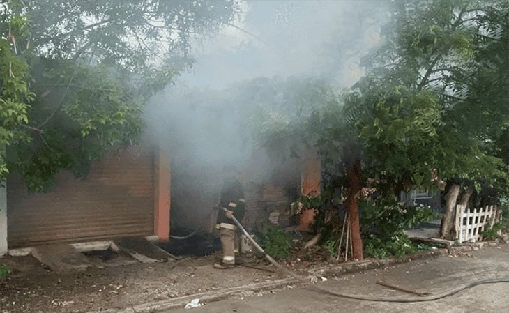 Se incendia vivienda en la localidad de Emilio Carranza