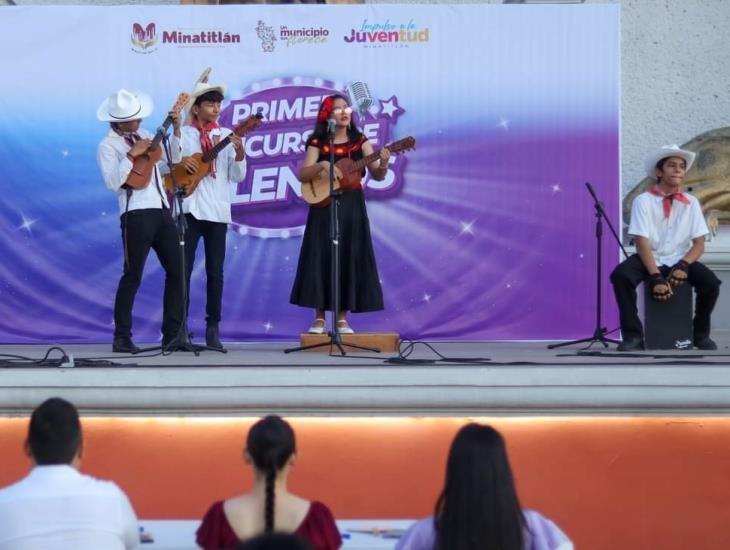 Llevan con éxito el el Primer Concurso de Talento de Minatitlán