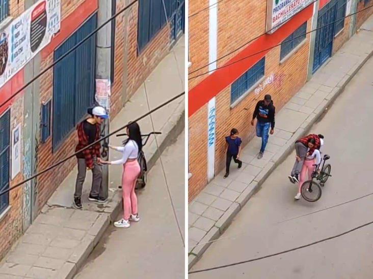 Mujer carga a su novio borracho; la verdad tras el video viral (+Video)