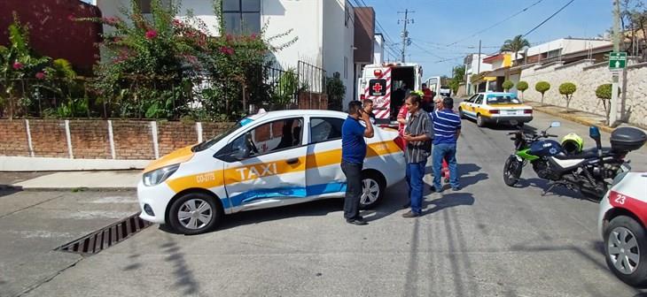 Choque entre dos taxis deja a una señora lesionada en Córdoba