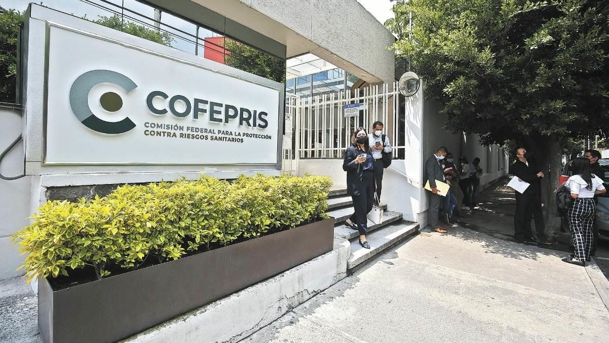 Revela la Cofepris que ha detectado red de corrupción al interior de la institución