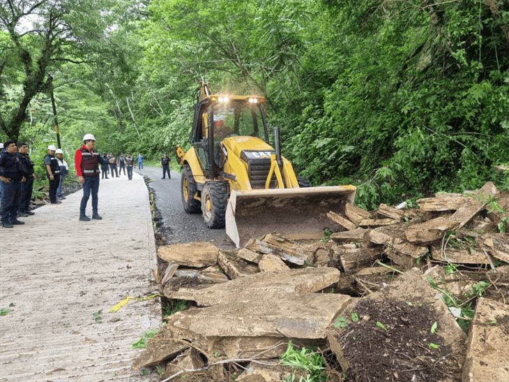 Fuertes lluvias causan deslave en las Cumbres de Tuxpango, en Ixtaczoquitlán 